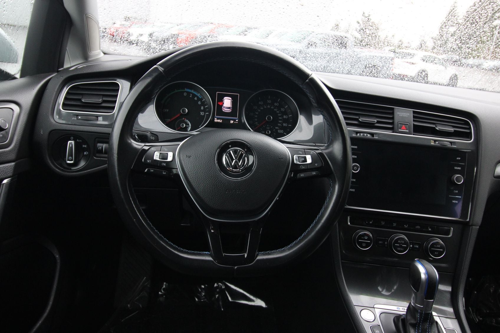 2018 Volkswagen e-Golf SE