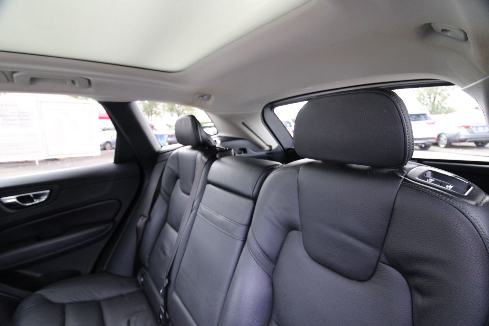 2020 Volvo XC60 T5 Momentum